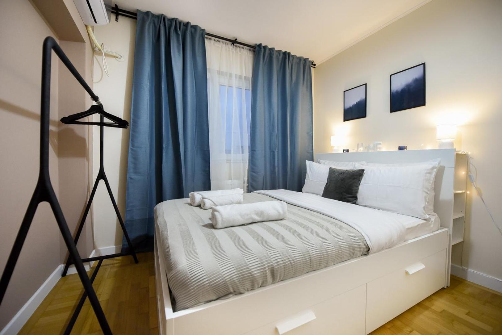 City Living At Its Best - Spacious 2 Bedroom Apartment On Calea Victoriei Bukarest Exterior foto