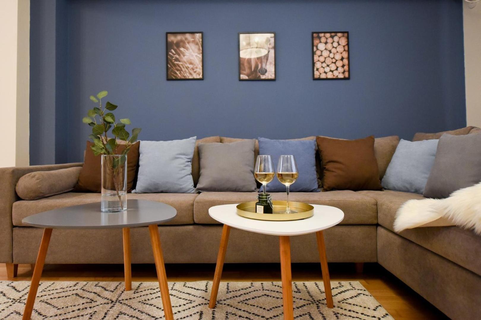City Living At Its Best - Spacious 2 Bedroom Apartment On Calea Victoriei Bukarest Exterior foto